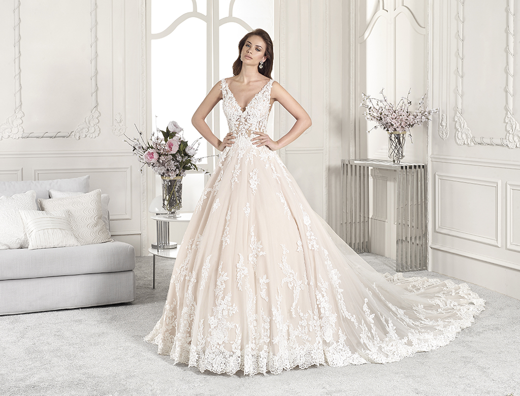 Demetrios Robe 874 Empire Du Mariage